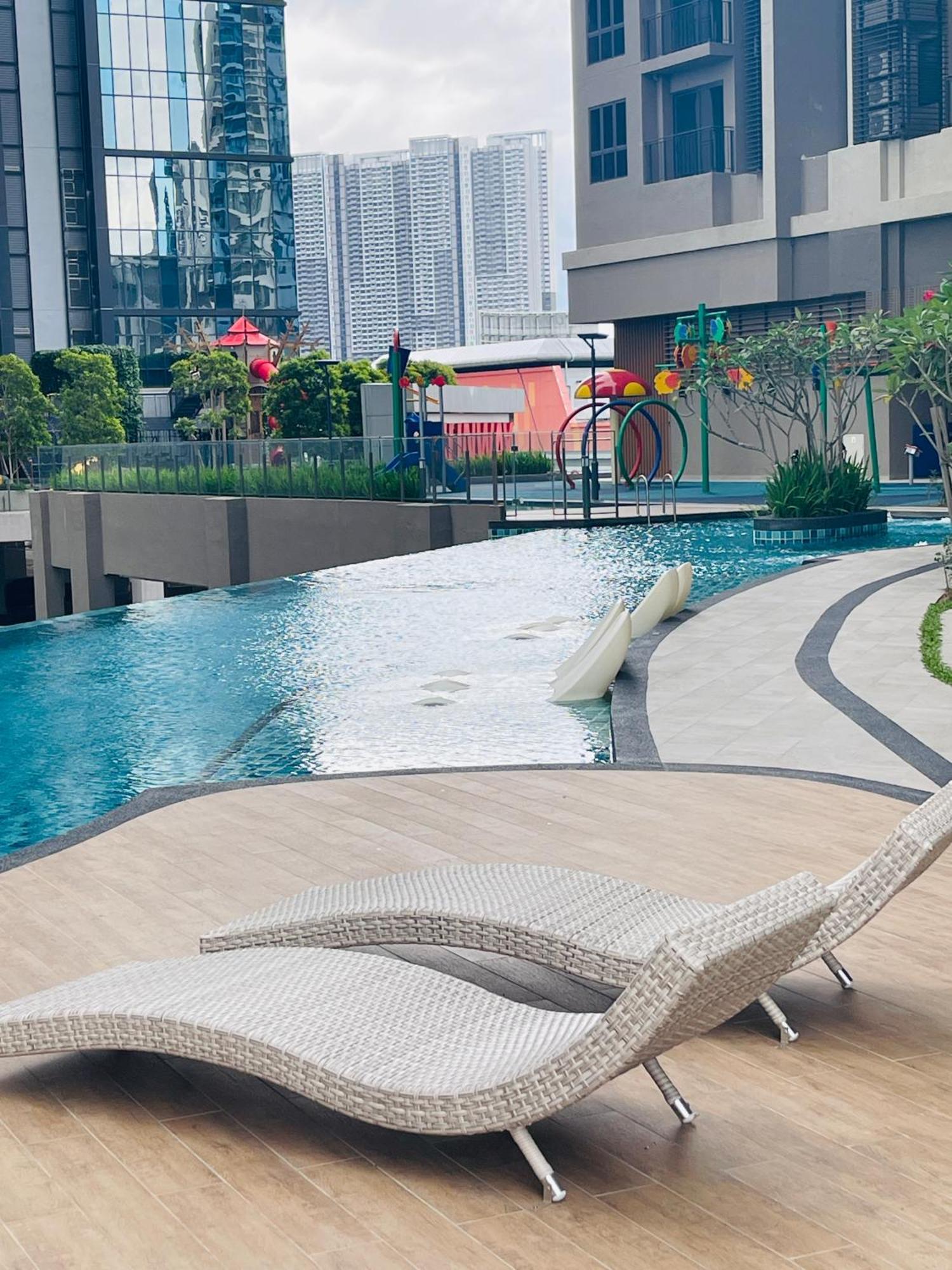 Aw Sunway Velocity Kl Homestay *